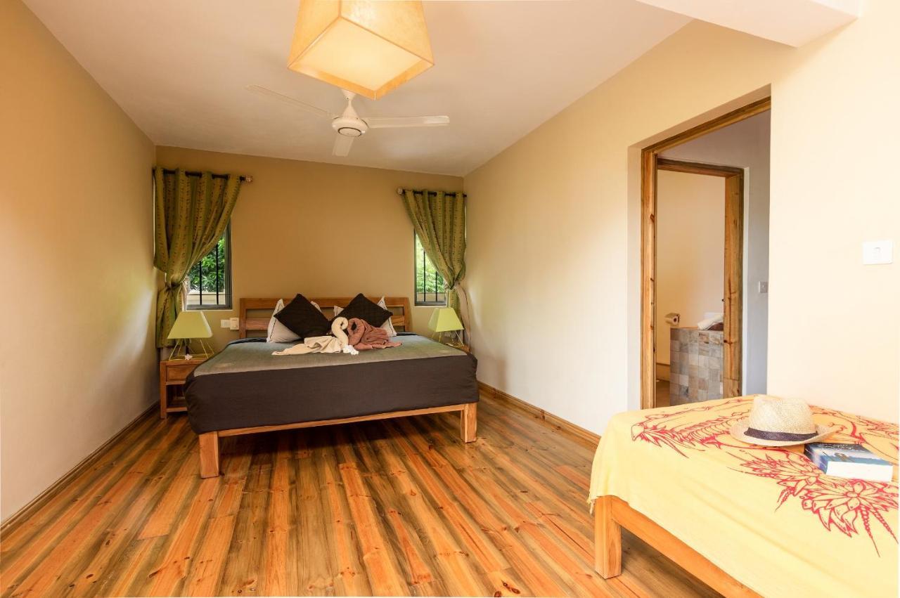 Happy Days Guest House Леморн Экстерьер фото