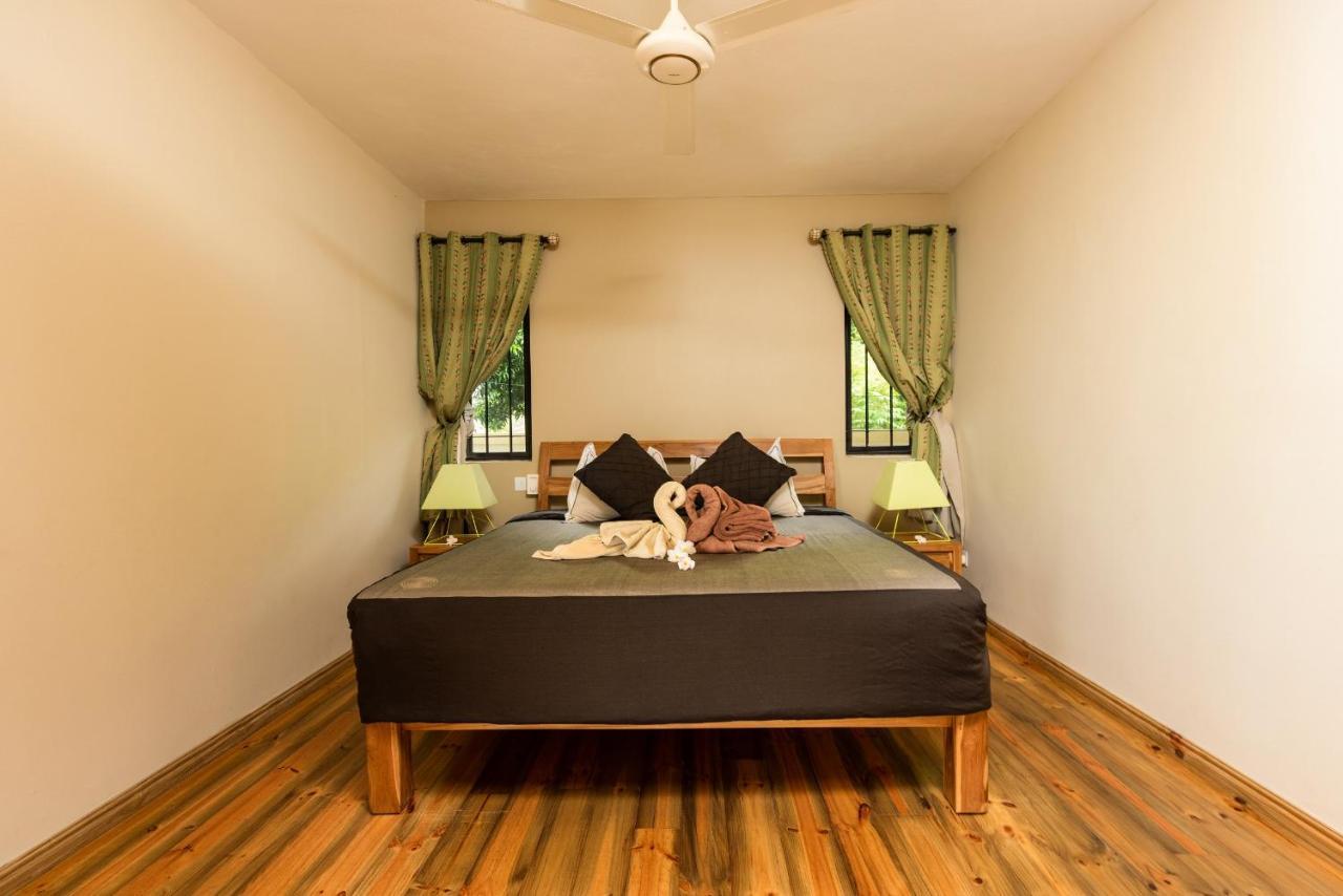 Happy Days Guest House Леморн Экстерьер фото