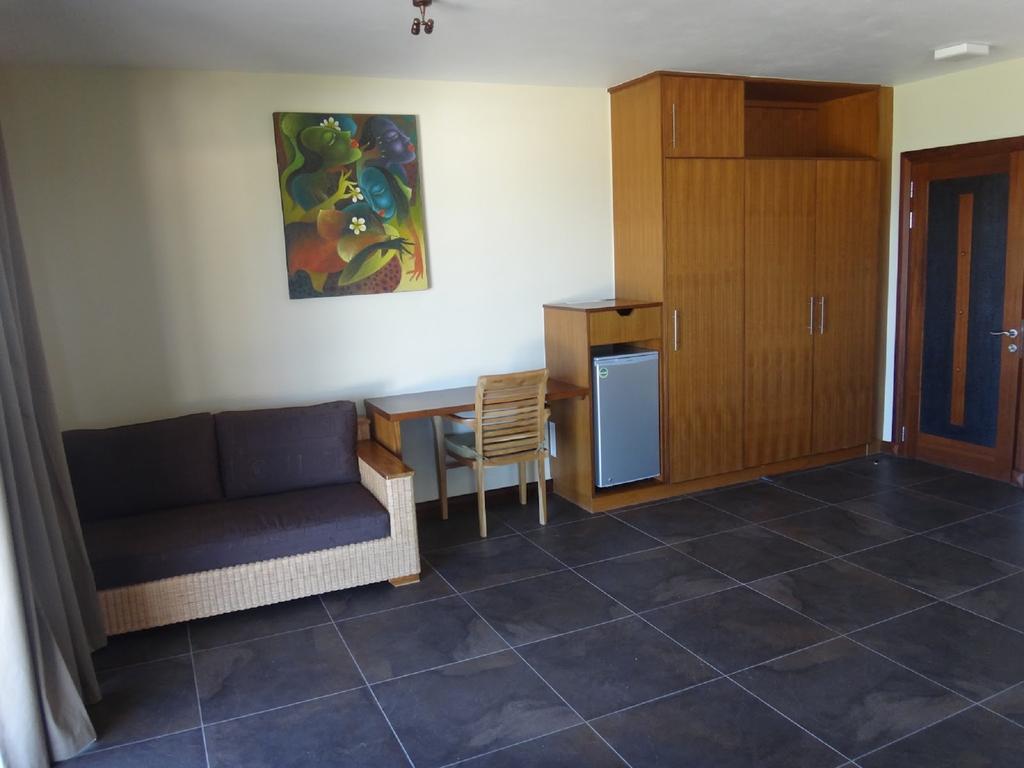 Happy Days Guest House Леморн Экстерьер фото