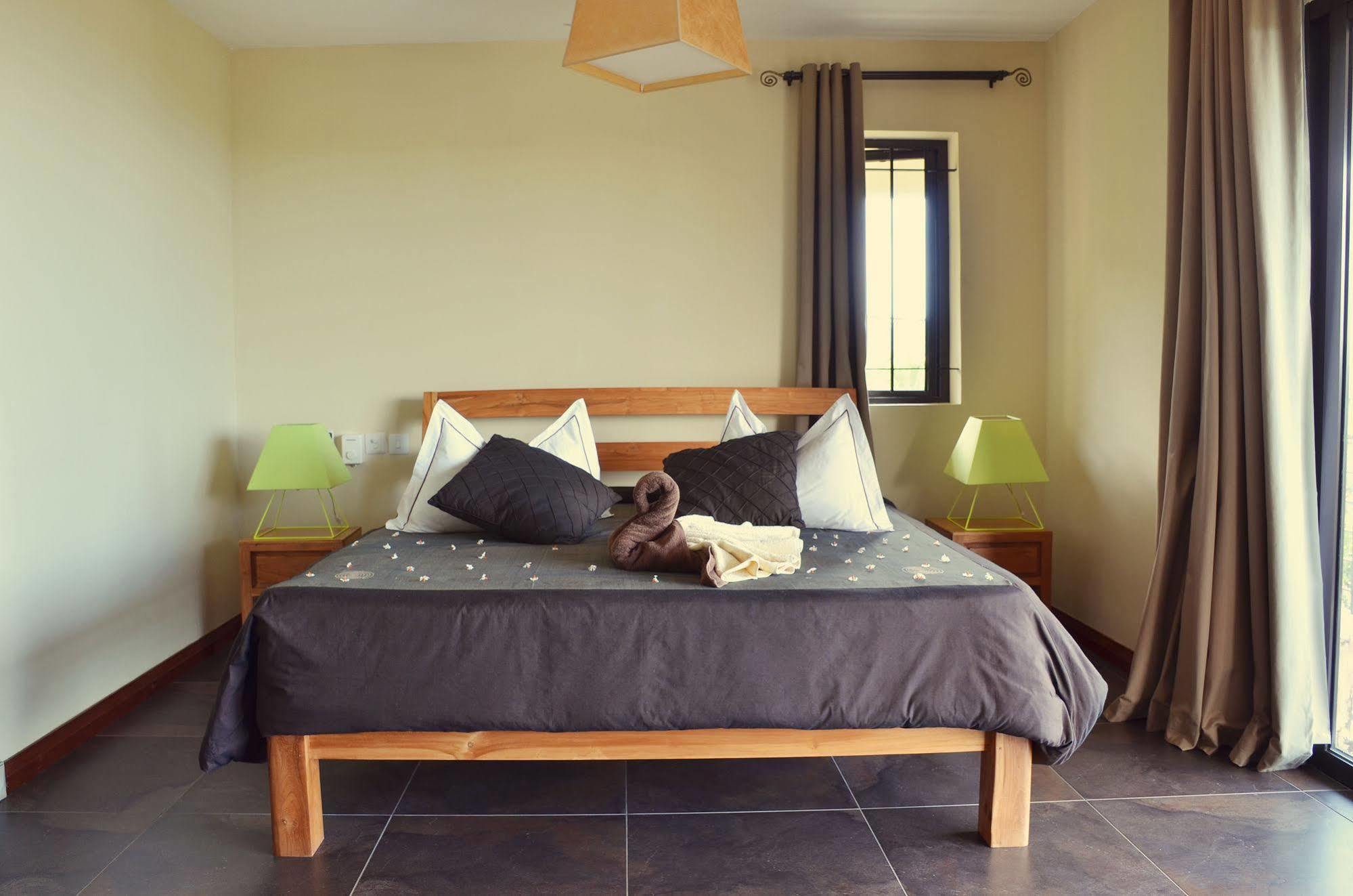 Happy Days Guest House Леморн Экстерьер фото